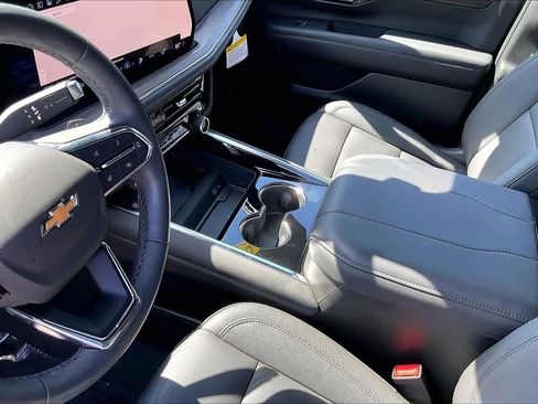 Used 2025 Chevrolet Tahoe LT w/ Comfort Package image 17