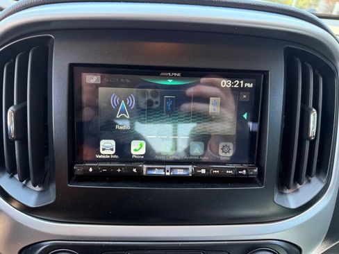 Used 2017 Chevrolet Colorado LT w/ LT Convenience Package RWD image 19
