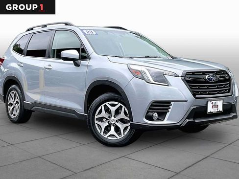 Used 2023 Subaru Forester Premium AWD/4WD image 3