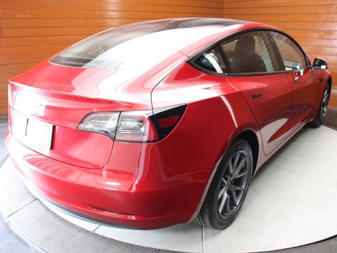Used 2023 Tesla Model 3 Standard Range image 10