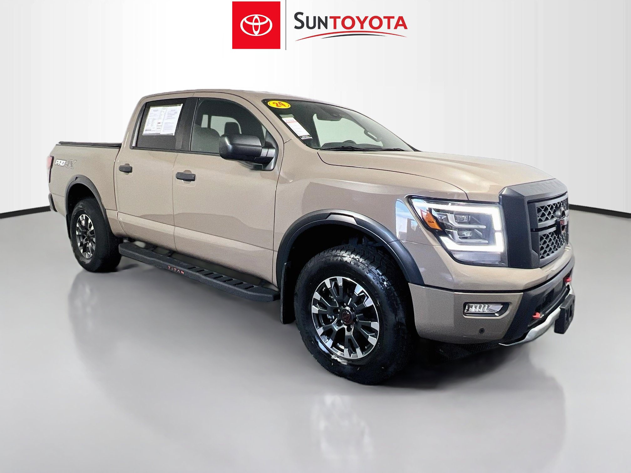Used 2024 Nissan Titan PRO-4X w/ Pro-4x Utility Package AWD/4WD image 1
