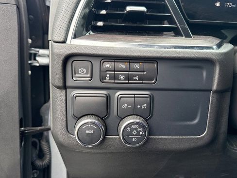 Used 2025 Chevrolet Tahoe Premier image 24