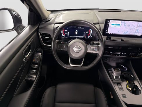 Used 2024 Nissan Rogue SL FWD image 21