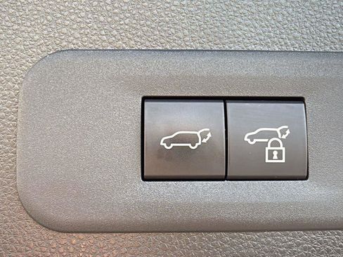 Used 2025 Toyota Crown Signia Limited image 28