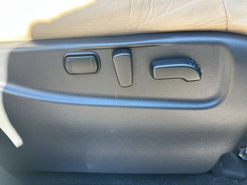 Used 2018 Nissan Armada Platinum image 24