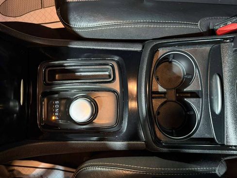 Used 2019 Chrysler 300 S image 17