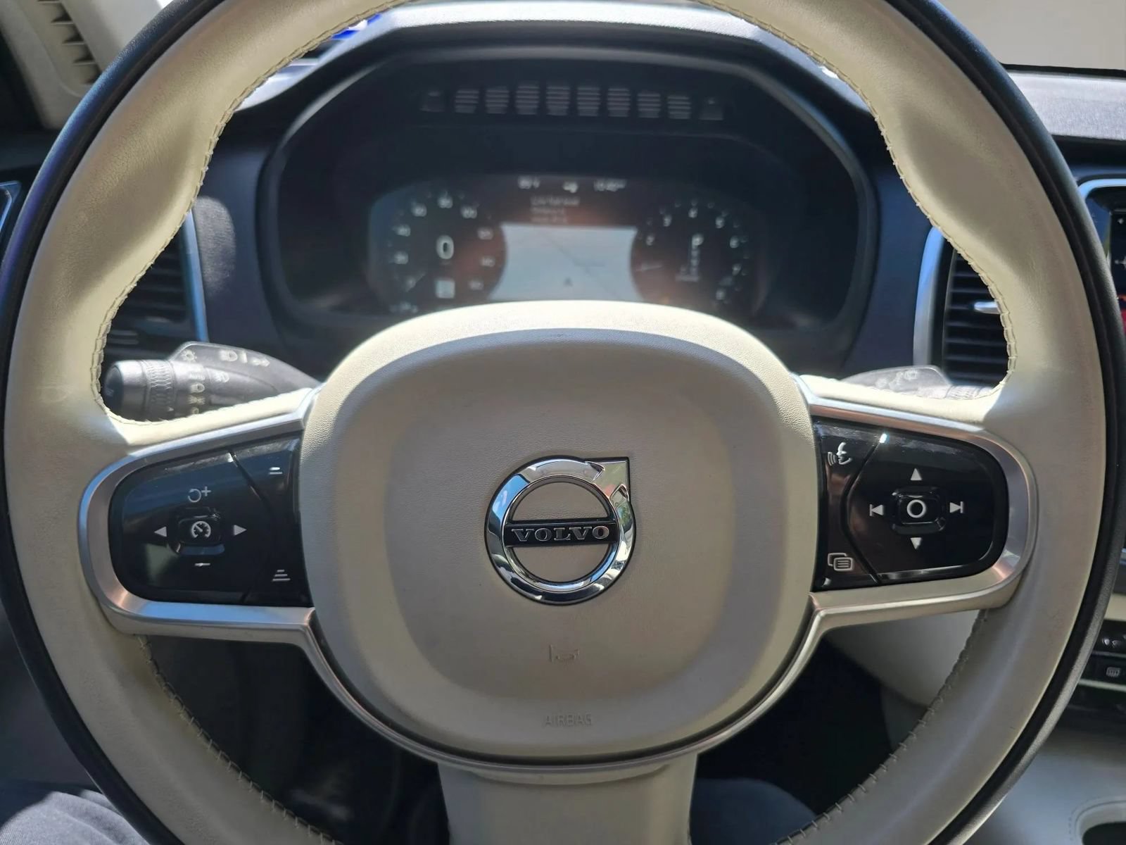 Used 2017 Volvo XC90 T6 Momentum w/ Vision Package AWD/4WD image 17