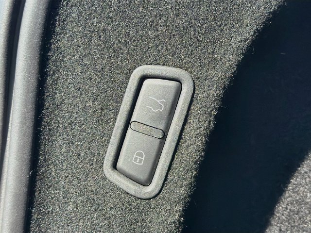 Used 2024 Maserati Levante Modena Ultima AWD/4WD image 13