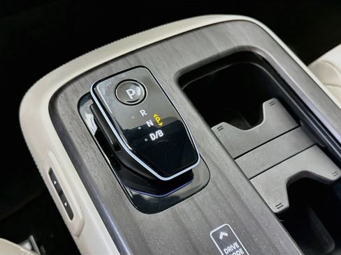 Used 2024 Nissan Ariya AWD image 25