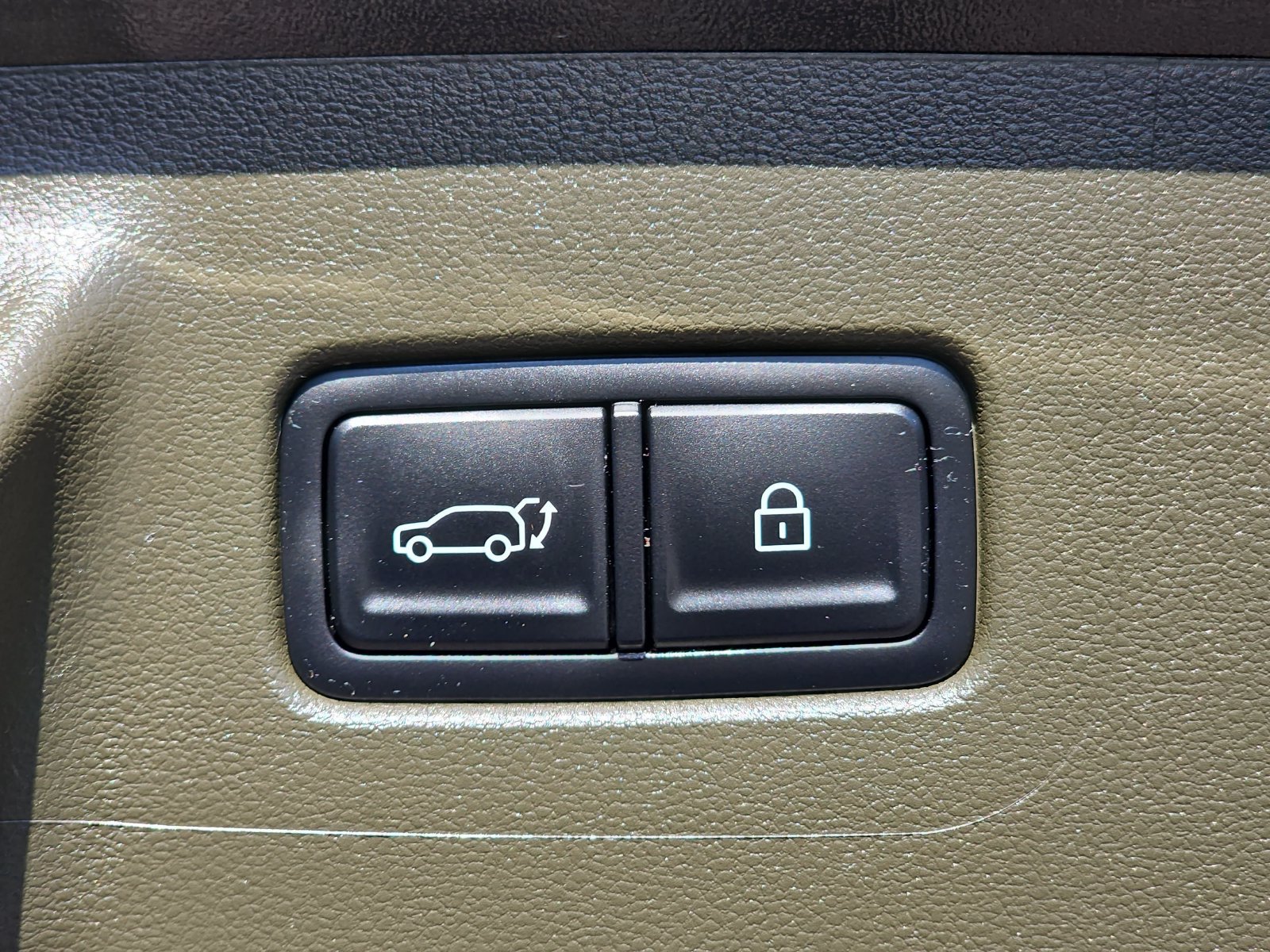 Certified 2025 Hyundai Santa Fe Calligraphy AWD/4WD image 16