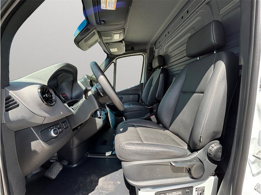 Used 2024 Mercedes-Benz Sprinter 2500 144 Cargo image 2
