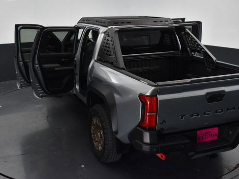 Used 2024 Toyota Tacoma Trailhunter image 19