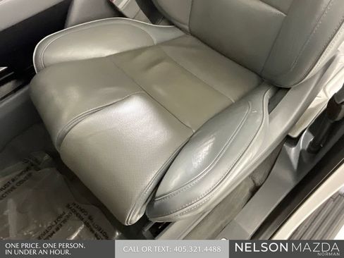 Used 2019 Lincoln Navigator L Select RWD image 24