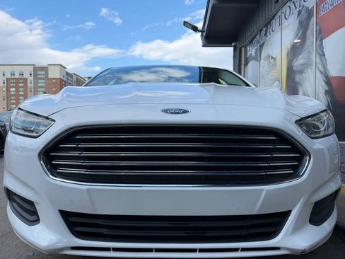 Used 2016 Ford Fusion SE FWD image 8