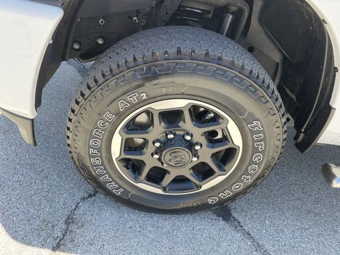 Used 2025 RAM 2500 Laramie AWD/4WD image 35