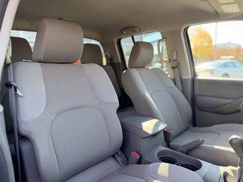 Used 2012 Nissan Frontier S image 22