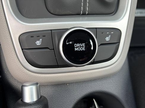 New 2026 Hyundai Venue SEL FWD image 40