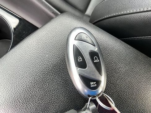 Used 2025 Hyundai Elantra Limited FWD image 44