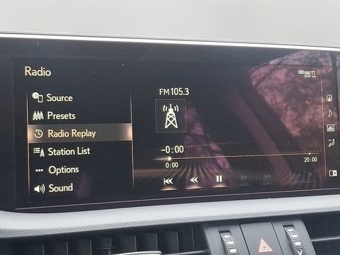 Used 2019 Lexus ES 300h w/ Luxury Package image 19