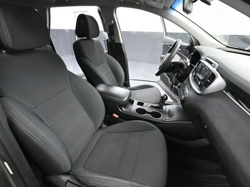 Used 2016 Kia Sorento LX image 40
