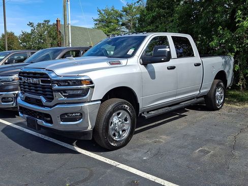 New 2026 RAM 2500 Tradesman AWD/4WD image 3