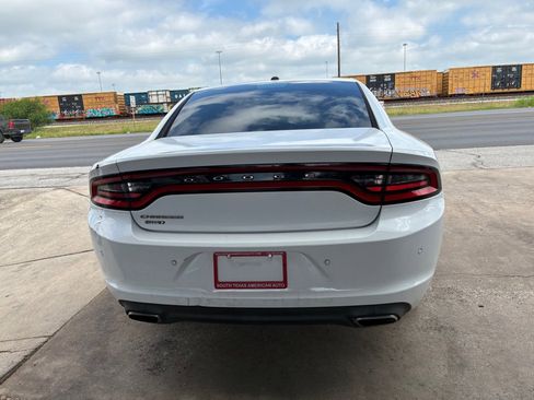 Used 2016 Dodge Charger SE w/ Power Sunroof Group AWD/4WD image 12