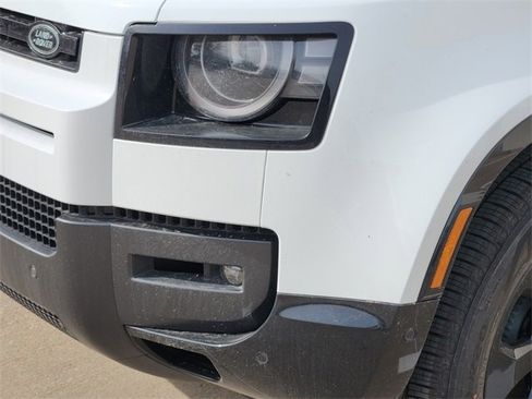 New 2026 Land Rover Defender 110 X-Dynamic SE image 5