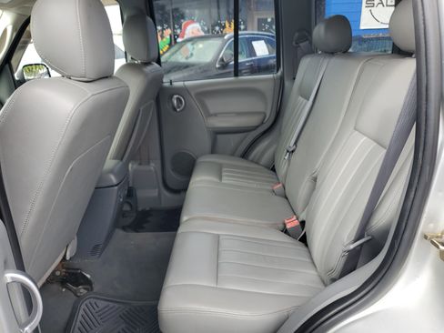 Used 2006 Jeep Liberty Limited image 27