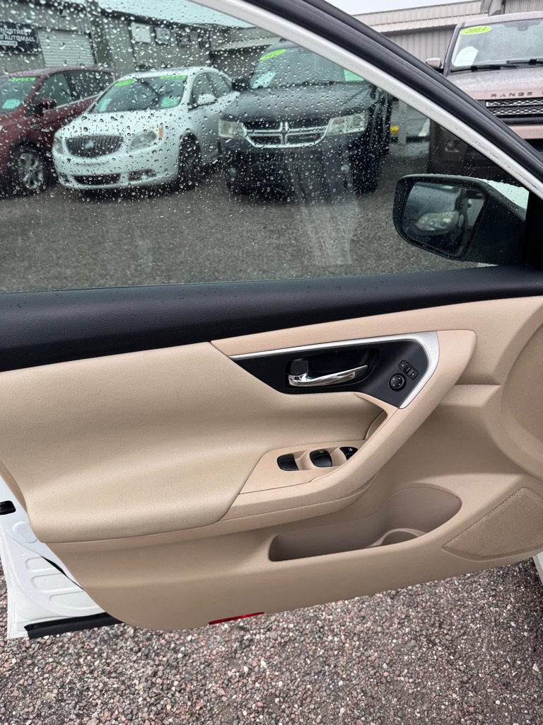 Used 2015 Nissan Altima 2.5 SV FWD image 13