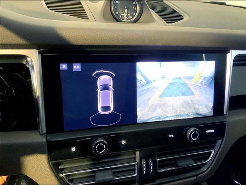Used 2023 Porsche Macan image 31