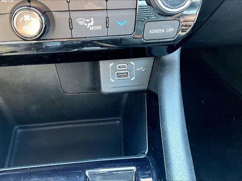 Used 2025 Jeep Compass Limited AWD/4WD image 16