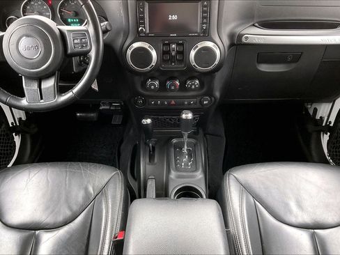 Used 2018 Jeep Wrangler Unlimited Rubicon w/ Cold Weather Group image 7