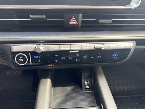 Used 2024 Hyundai Ioniq 6 SE AWD/4WD image 9