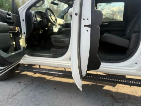 Used 2021 Chevrolet Silverado 2500 LT w/ Convenience Package image 14