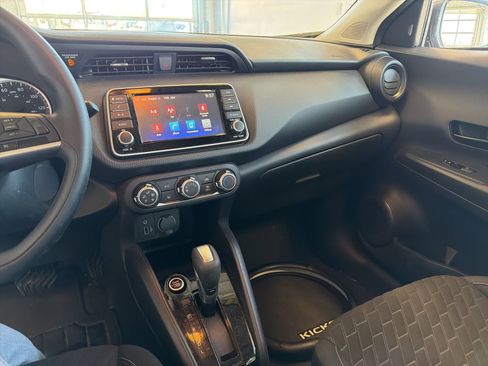 Used 2022 Nissan Kicks S image 21
