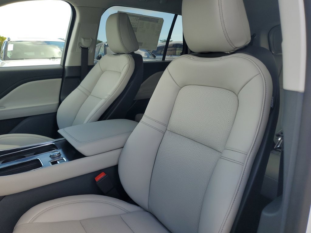 New 2026 Lincoln Aviator 2WD image 23