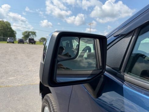 Used 2023 Chevrolet Silverado 1500 LT AWD/4WD image 12