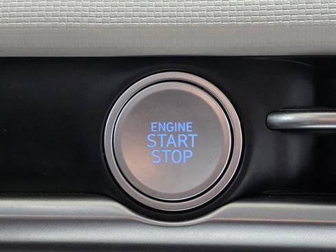 Certified 2025 Hyundai Tucson SE FWD image 30