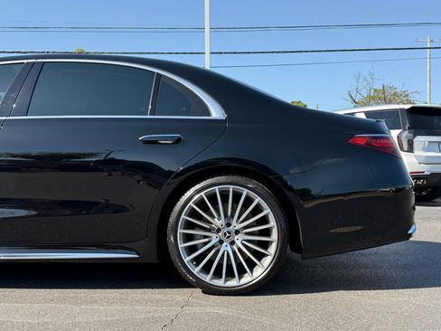 Used 2022 Mercedes-Benz S 500 4MATIC image 11