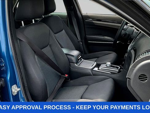 Used 2023 Chrysler 300 Touring w/ Sport Appearance Package RWD image 31