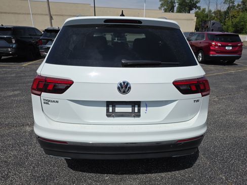 Used 2018 Volkswagen Tiguan SEL FWD image 5