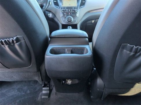 Used 2018 Hyundai Santa Fe Limited image 32