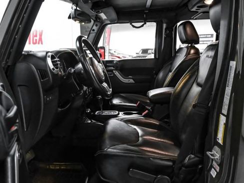 Used 2016 Jeep Wrangler Unlimited Rubicon w/ Connectivity Group image 4