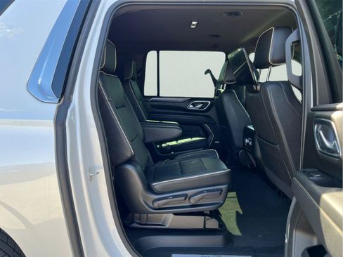 Used 2023 GMC Yukon XL SLT w/ SLT Luxury Package RWD image 22