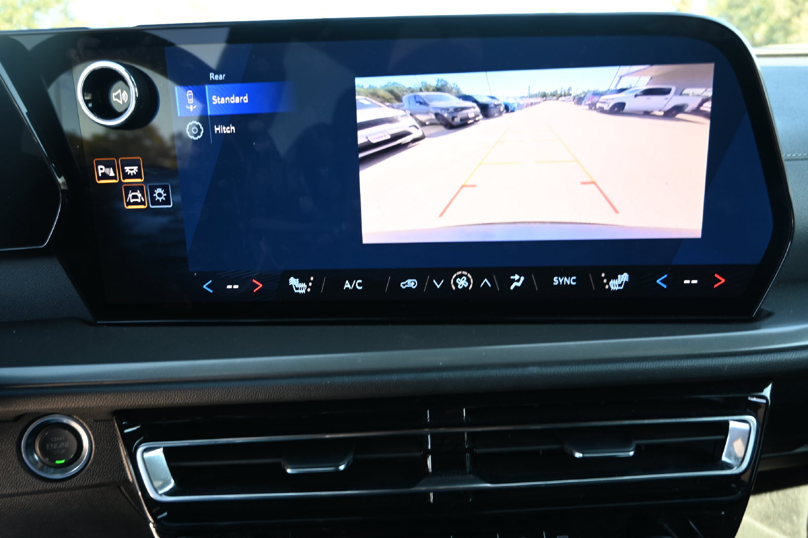 Used 2026 Chevrolet Traverse LT FWD image 17