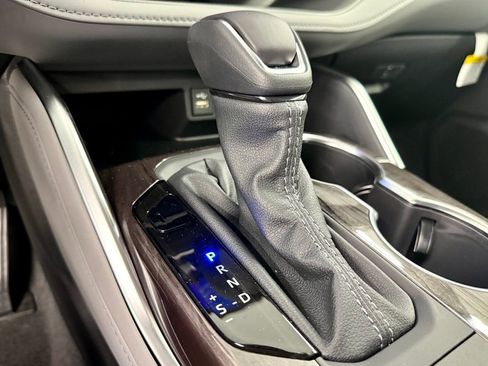 Used 2026 Toyota Highlander Platinum image 31