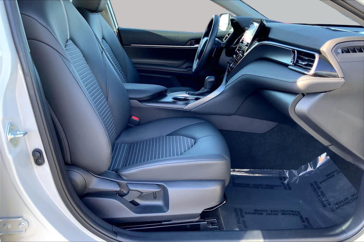 Used 2023 Toyota Camry SE w/ Convenience Package FWD image 8
