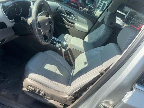 Used 2020 Chevrolet Traverse LT w/ LPO, Floor Liner Package image 20