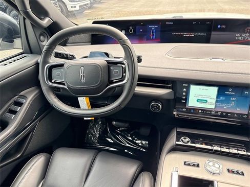 New 2025 Lincoln Navigator Reserve w/ Jet Appearance Package image 14