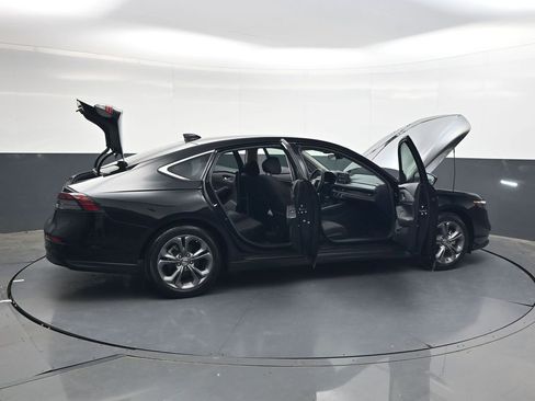 Certified 2023 Honda Accord EX image 32